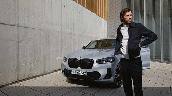 BMW X4.