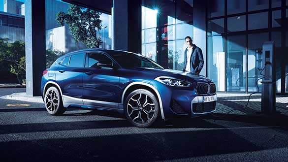 BMW X2.