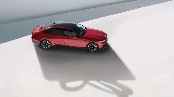 Wybierz nowe BMW z modeli dostępnych od ręki, które skrywa niespodzianke. Poznaj specjalną ofertę na koła zimowe.