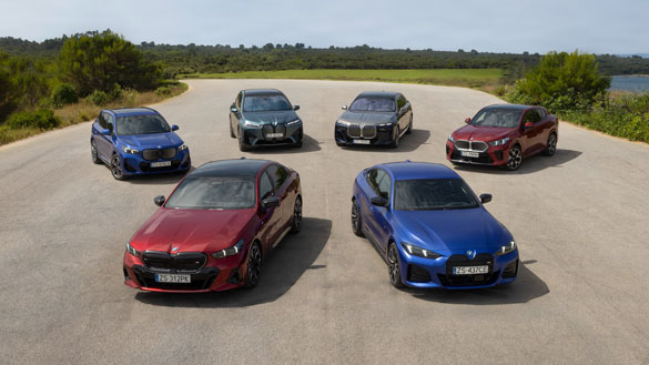 Samochody demonstracyjne BMW.