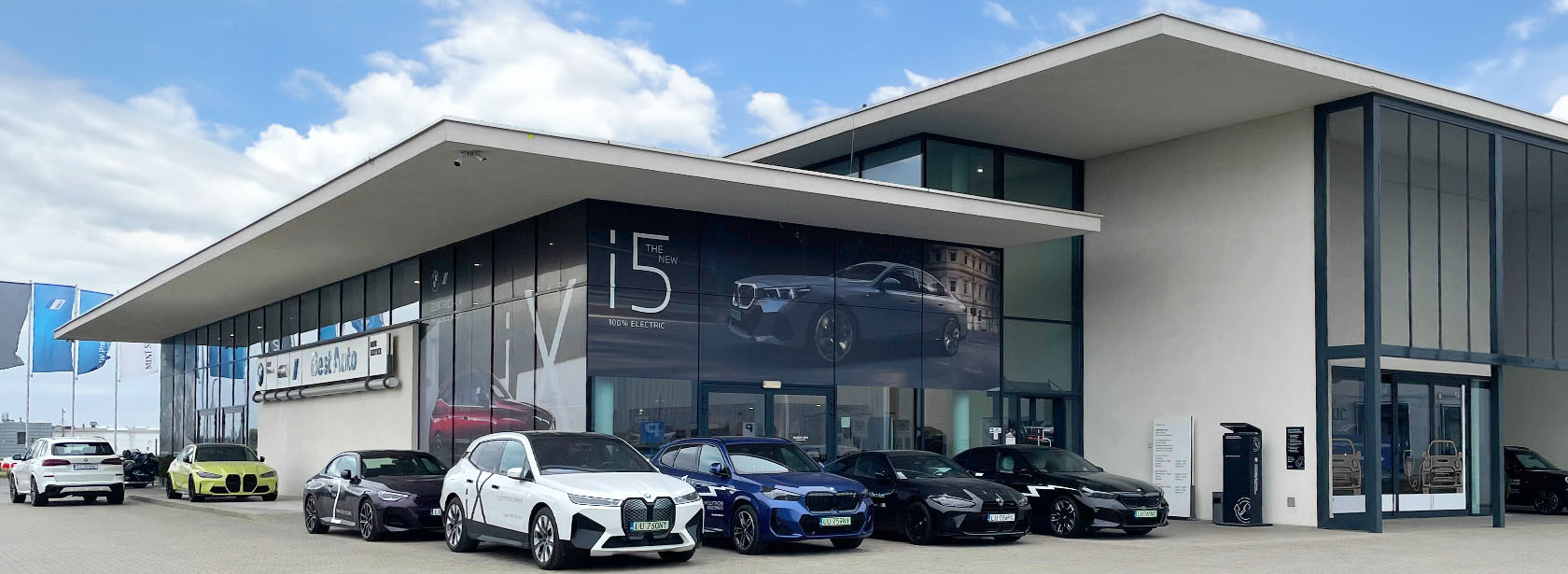 Salon Dealer BMW Best Auto.