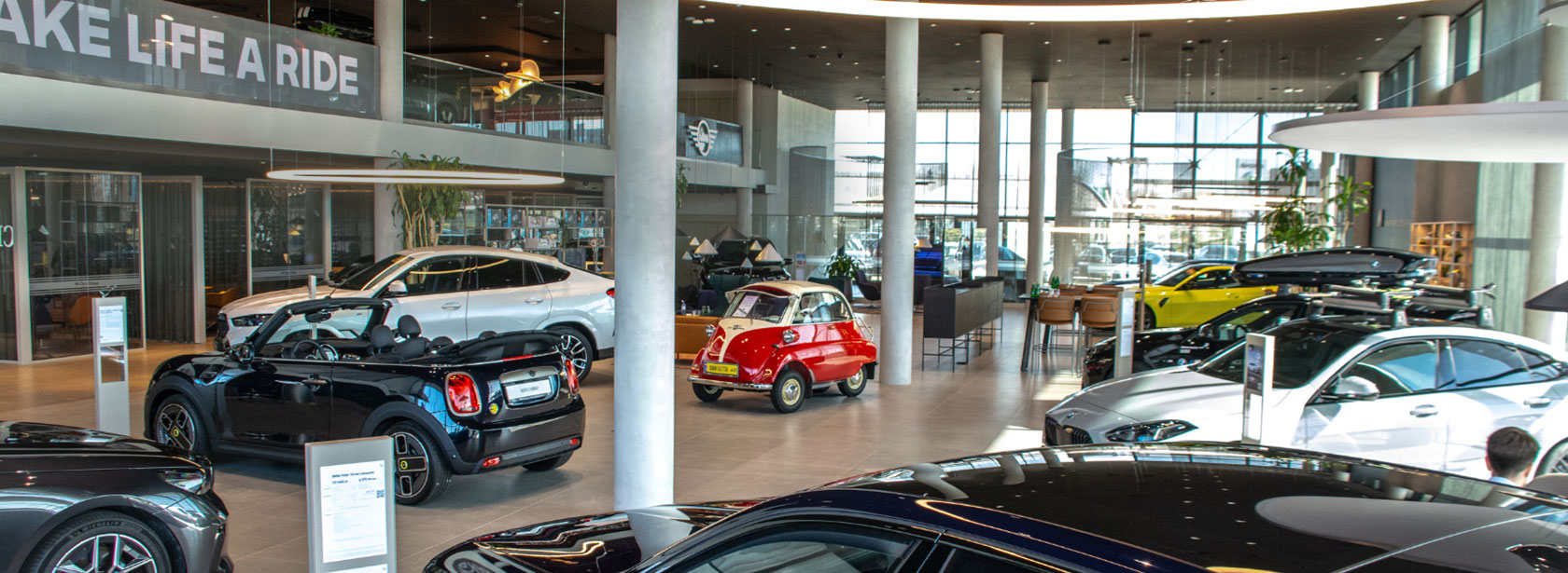 Salon Dealer BMW M-Cars Kraków.