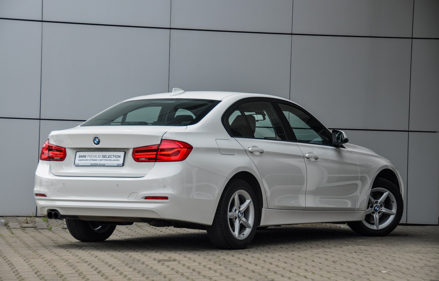 BMW Serii 3 Limuzyna Biały używany Autoryzowany Serwis