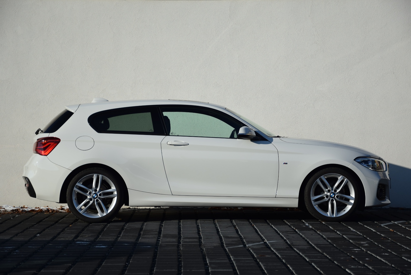 BMW Seria 1 3drzwiowe 18i M Sport Biały używany Dealer
