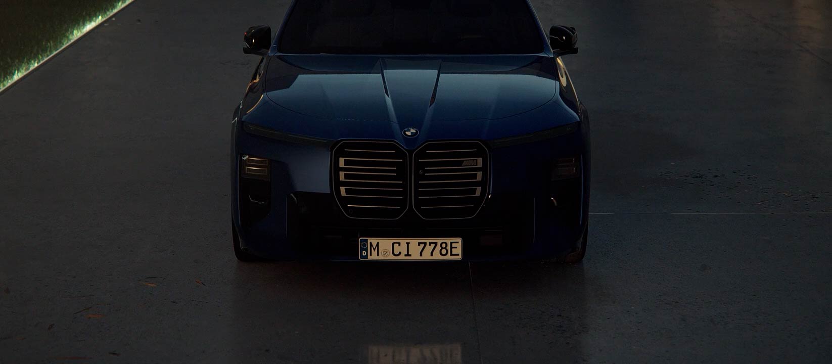 Maksymalnie sportowy charakter w każdym detalu. Pas przedni BMW serii 7 M.