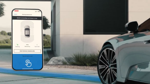 Twoje BMW wjeżdża na miejsce parkingowe i je opuszcza za Ciebie.